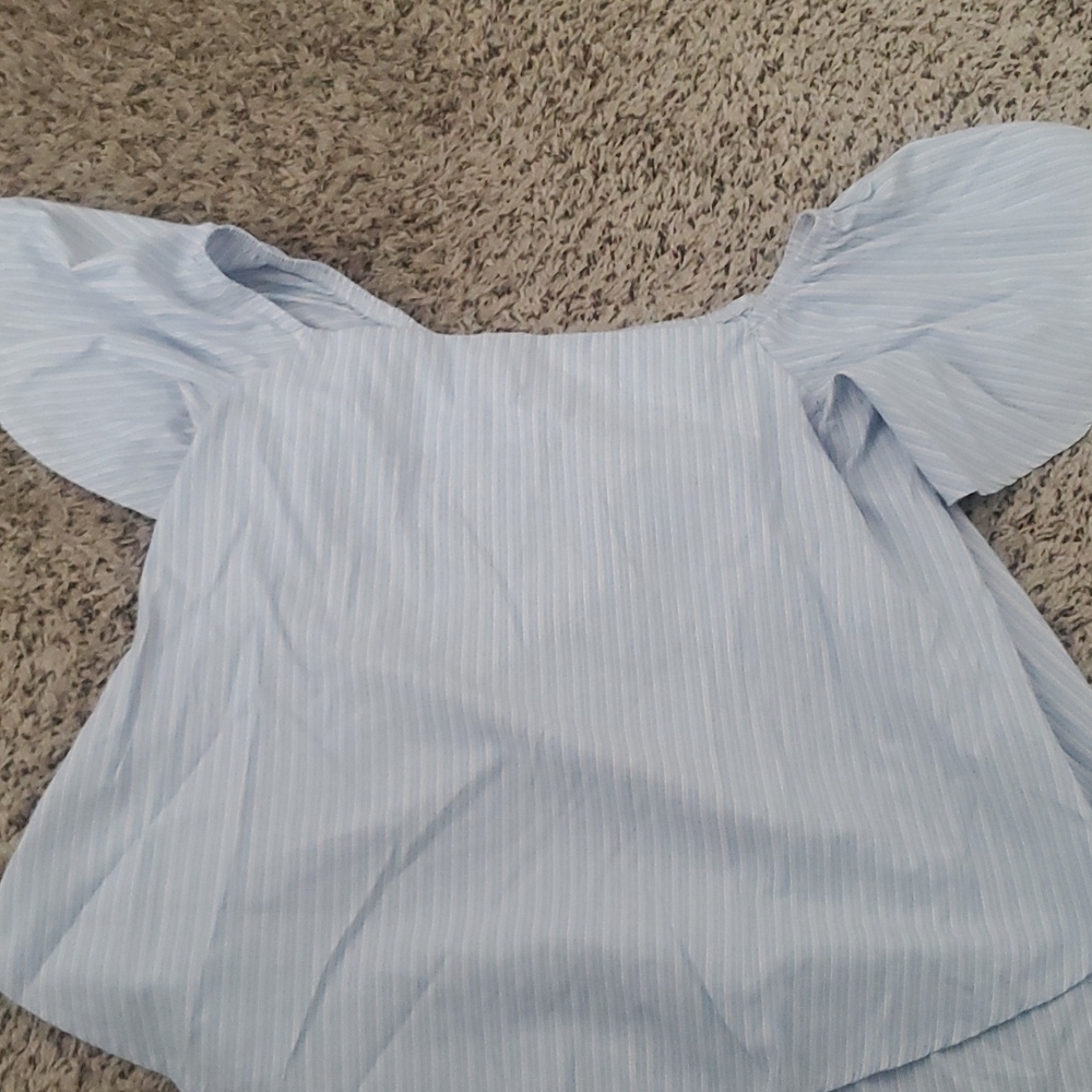 Off the shoulder shirt good condition